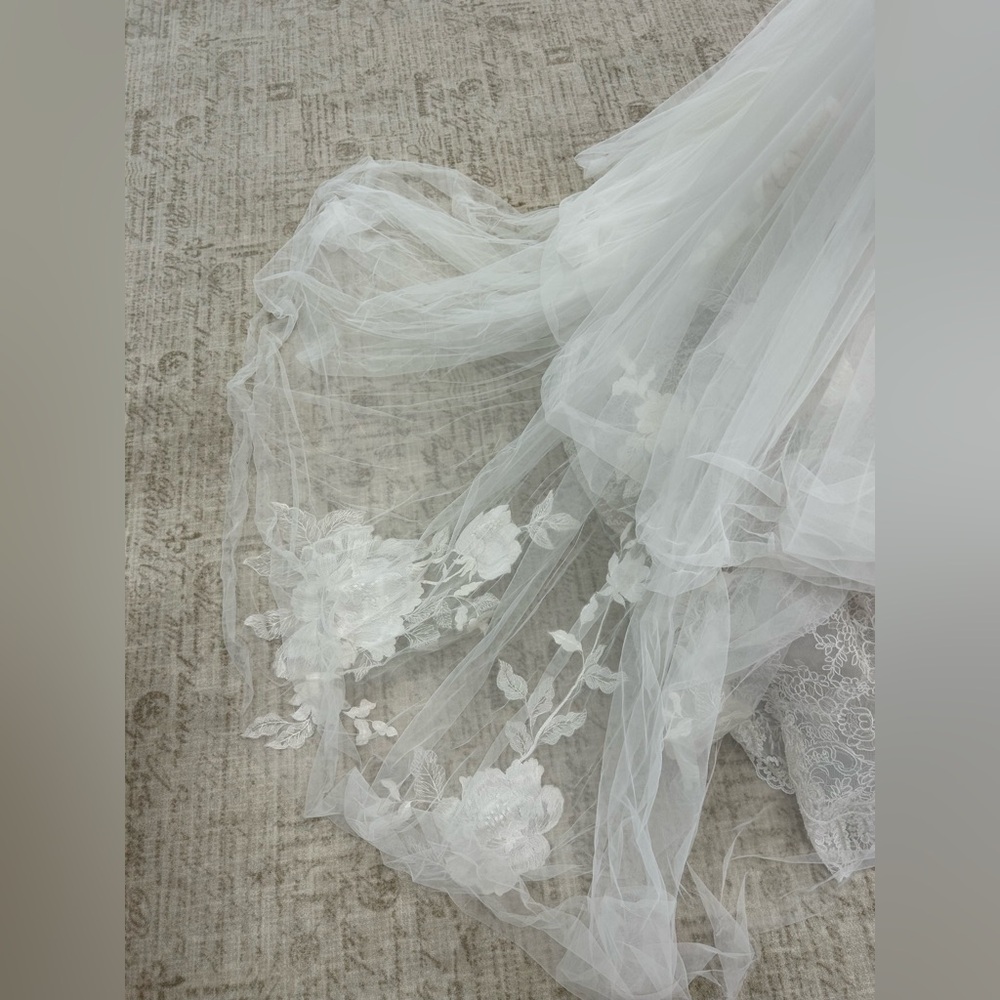 Elegant White Floral Lace Tulle Dress